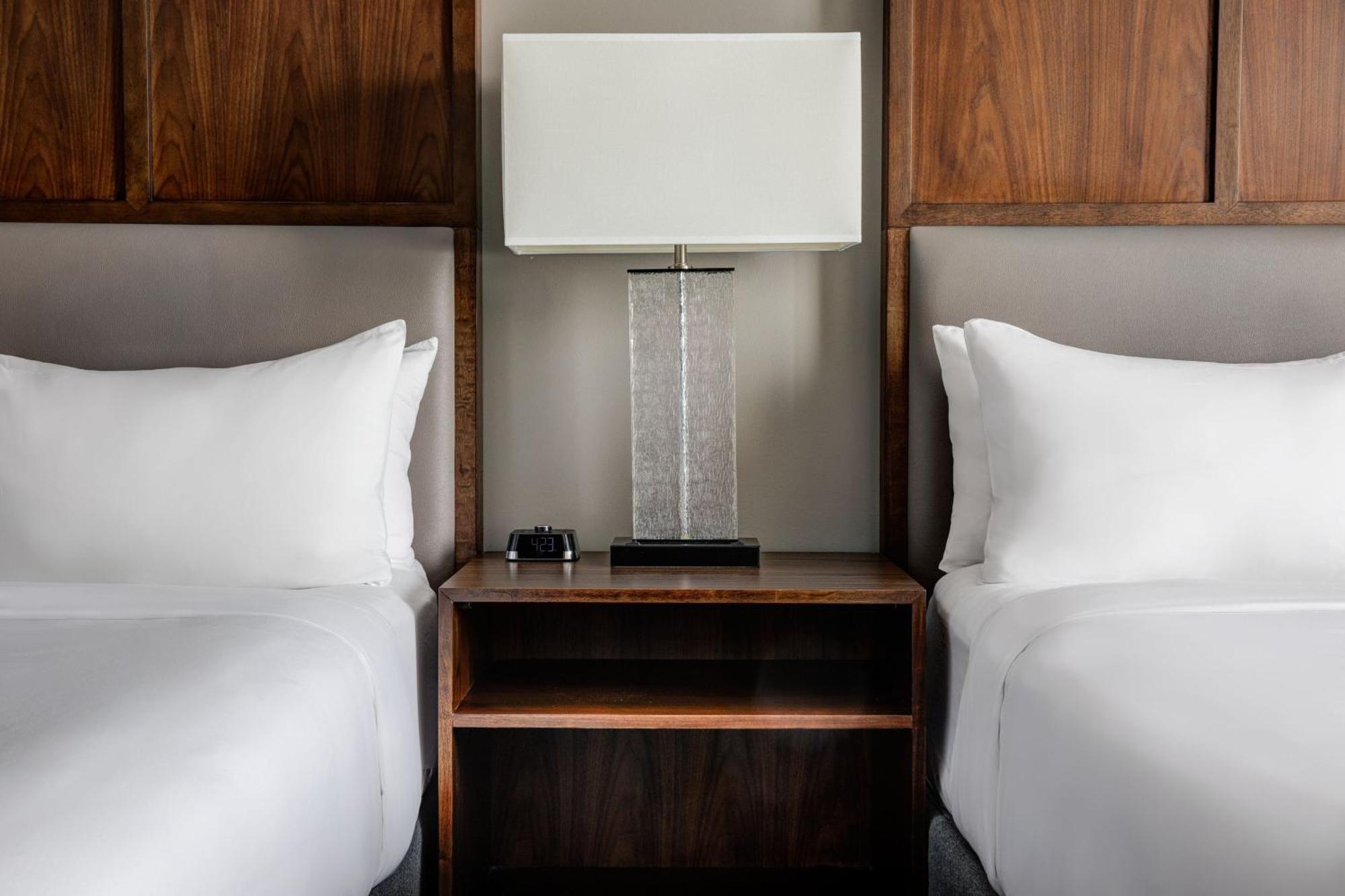 Omaha Marriott Downtown At The Capitol District Hotel Екстериор снимка