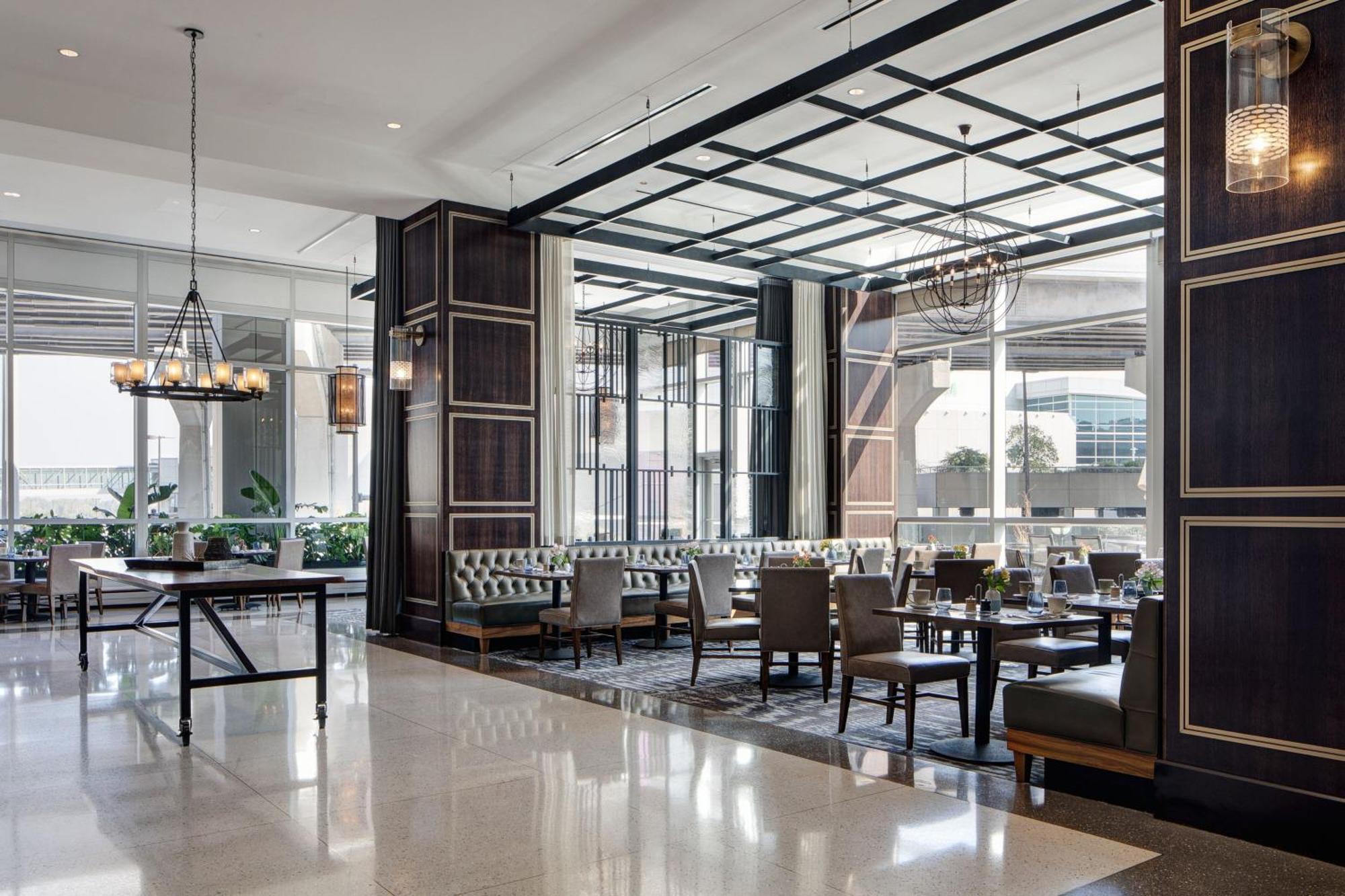 Omaha Marriott Downtown At The Capitol District Hotel Екстериор снимка