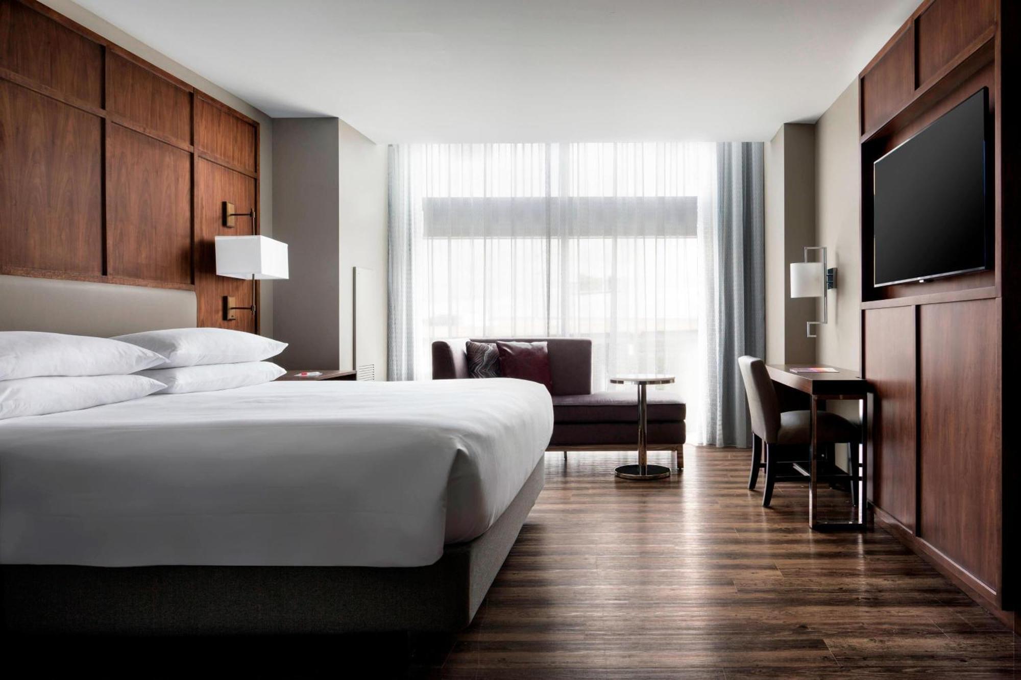 Omaha Marriott Downtown At The Capitol District Hotel Екстериор снимка