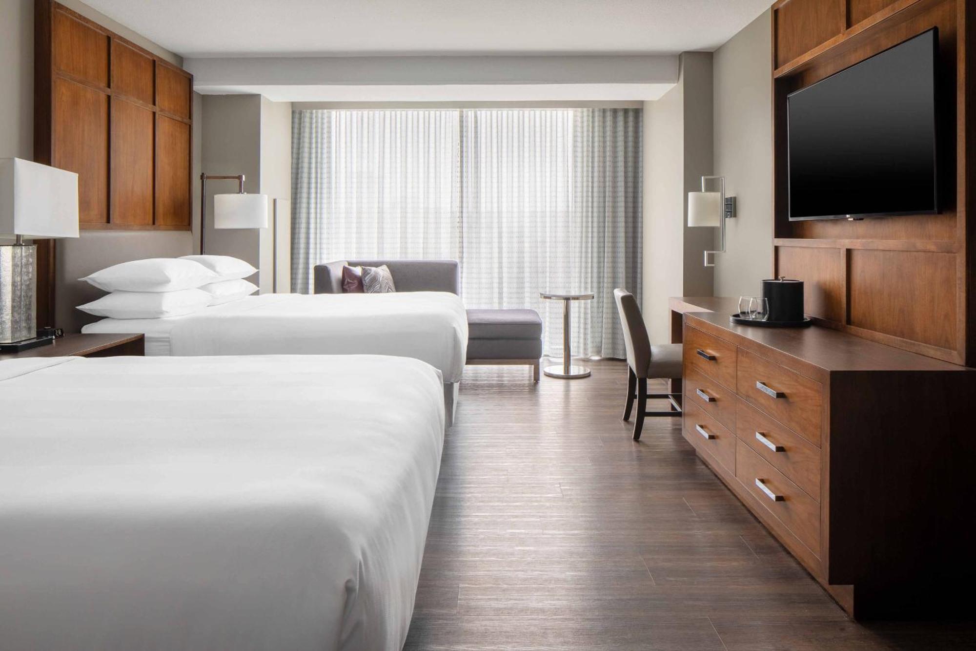 Omaha Marriott Downtown At The Capitol District Hotel Екстериор снимка