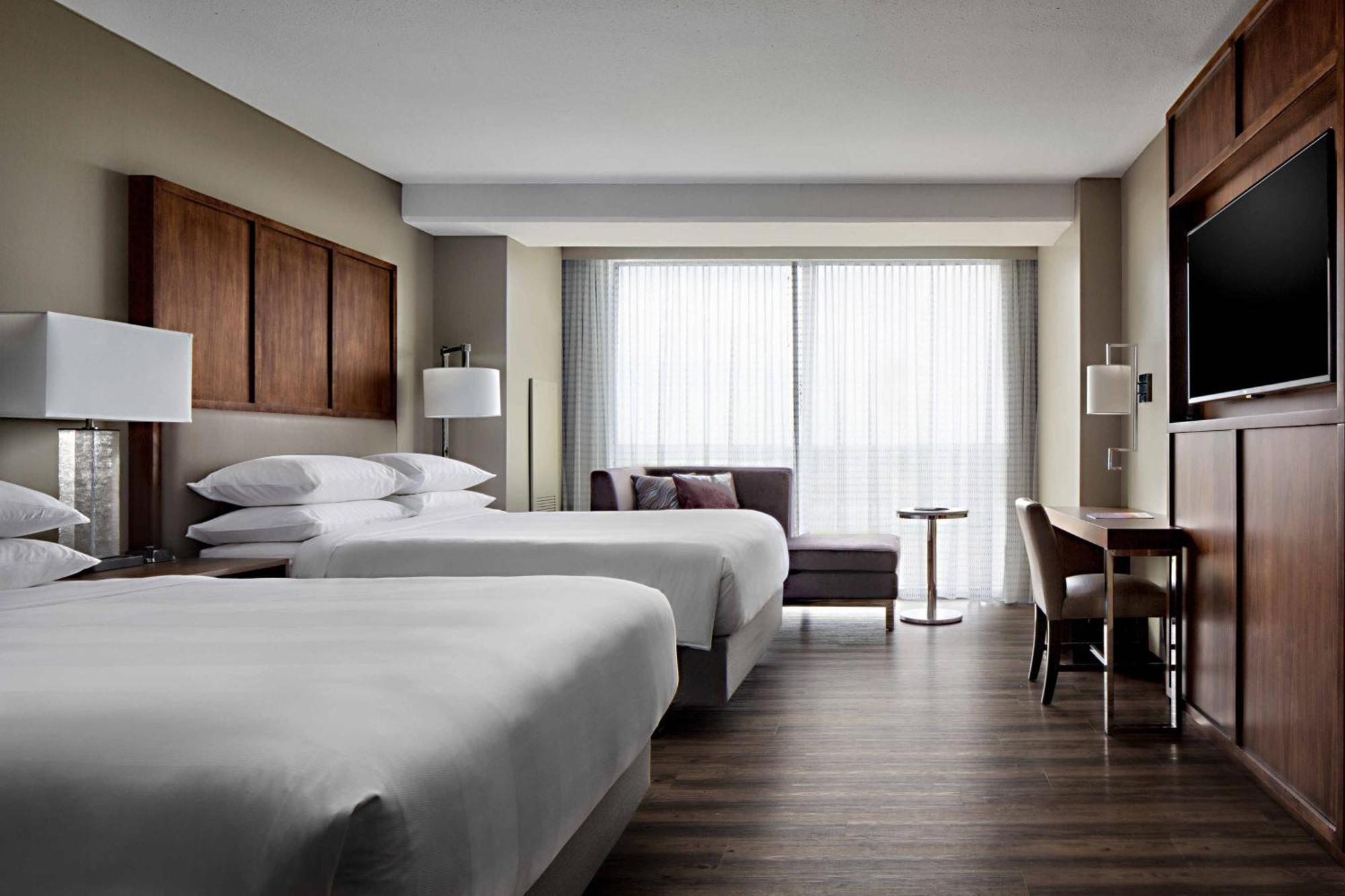 Omaha Marriott Downtown At The Capitol District Hotel Екстериор снимка